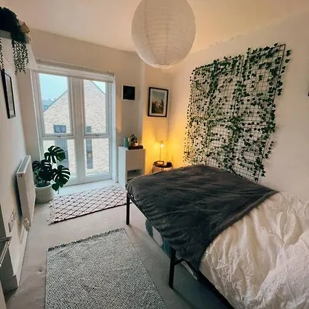 شقة Stunning 2 Bedroom In Bedminster Down *